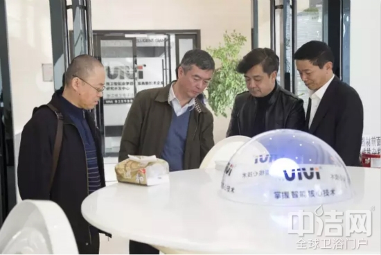 衛(wèi)生陶瓷協(xié)會副會長繆斌領(lǐng)導(dǎo)一行蒞臨VIVI維衛(wèi)視察指導(dǎo) 衛(wèi)生陶瓷協(xié)會副會長繆斌領(lǐng)導(dǎo)一行蒞臨VIVI維衛(wèi)視察指導(dǎo)