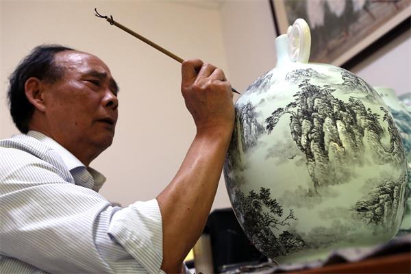 陶瓷大師喬希儒首次參展藝博會(huì)