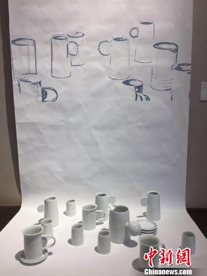 10日起,“OPEN WORK”(“開放作業(yè)”)國際陶瓷藝術展在南京浦口區(qū)的南京W藝術空間舉辦。圖為創(chuàng)意擺件!≈鞎苑f 攝 10日起,“OPEN WORK”(“開放作業(yè)”)國際陶瓷藝術展在南京浦口區(qū)的南京W藝術空間舉辦。圖為創(chuàng)意擺件。 朱曉穎 攝