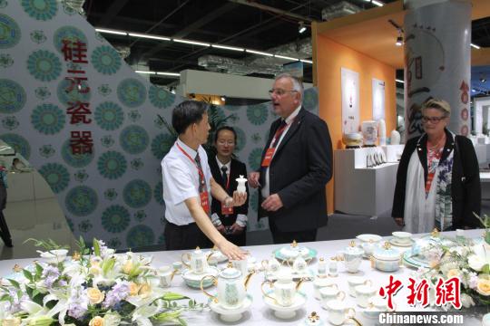 中國(guó)陶瓷企業(yè)亮相國(guó)際陶博會(huì)以中國(guó)品牌重返絲路“商隊(duì)”